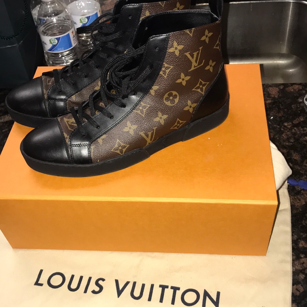 Match up sneaker boot